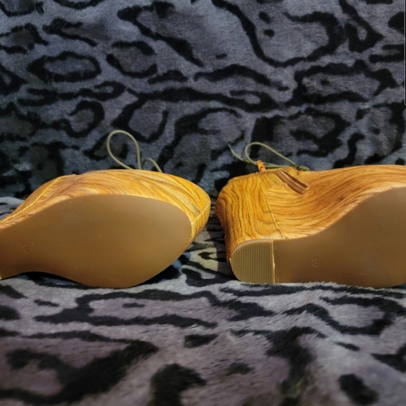 NWOB Jeffrey Campbell Damsel Platform Wedge Woodgrain SIZE 6 - Picture 4 of 4